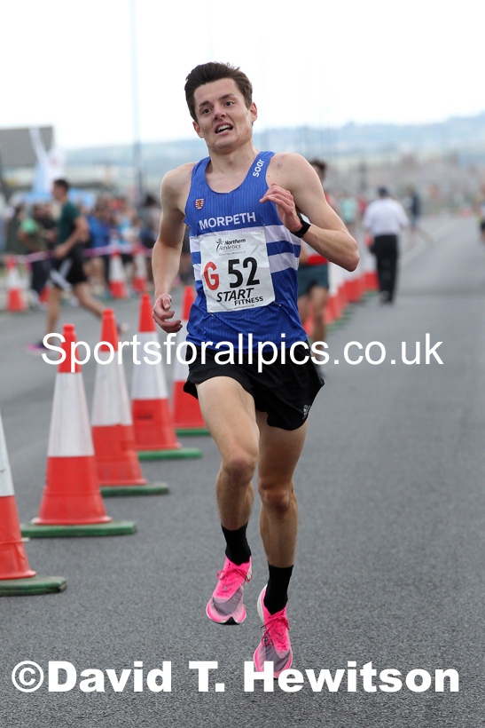 Senior mens 6 stage relay, 2021 Northern 6 and 4 Stage and Young Athletes Road Relays, Redcar. Photo: David T. Hewitson/Sports for All Pics